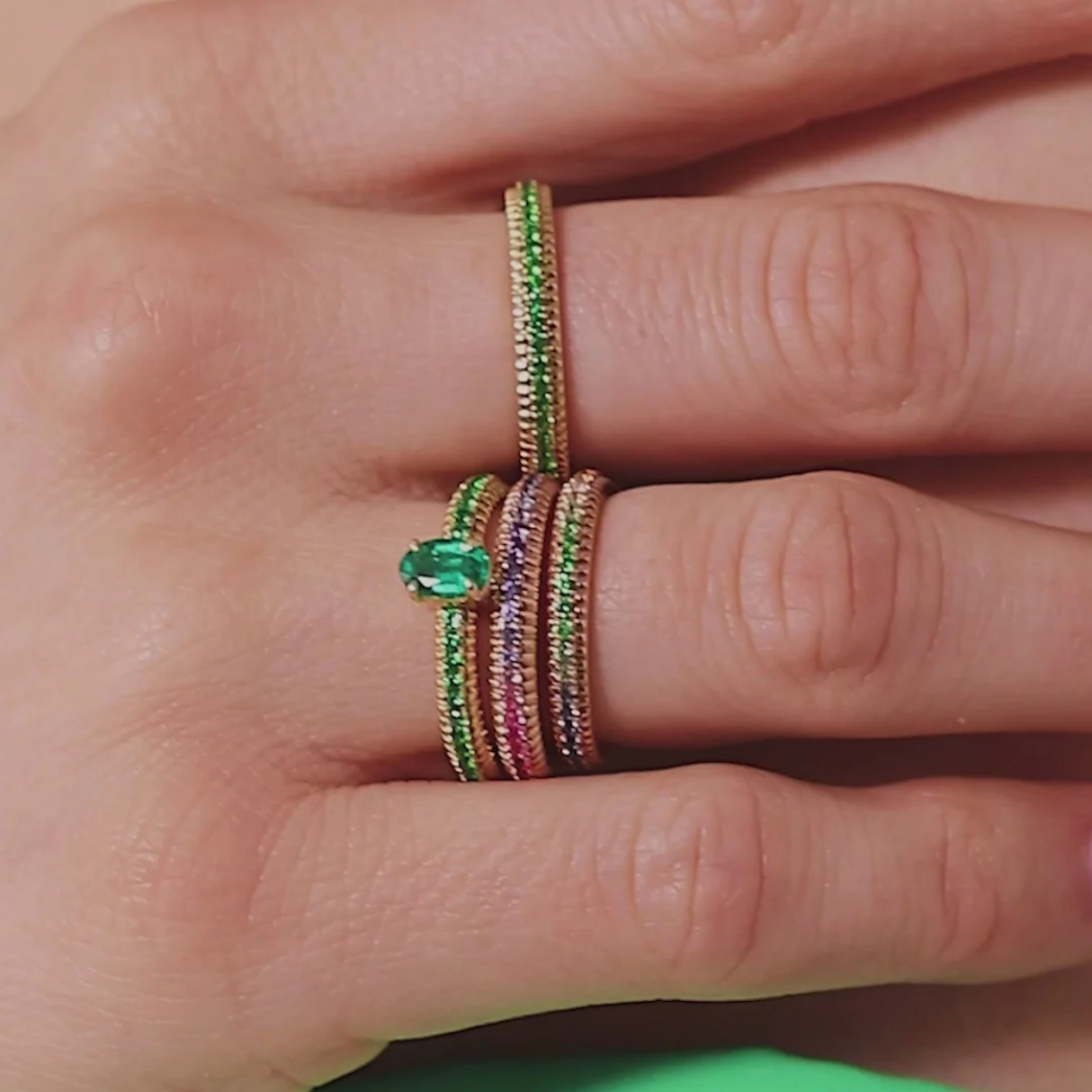 Fabergé Emerald Fluted ring with tsavorite garnet