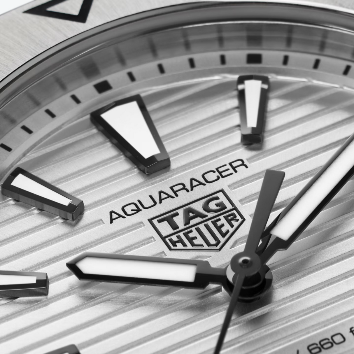 TAG Heuer Aquaracer Professional 200 Chronograph