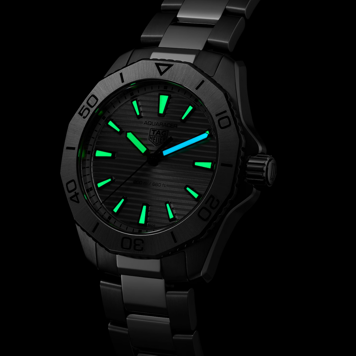 TAG Heuer Aquaracer Professional 200 Chronograph