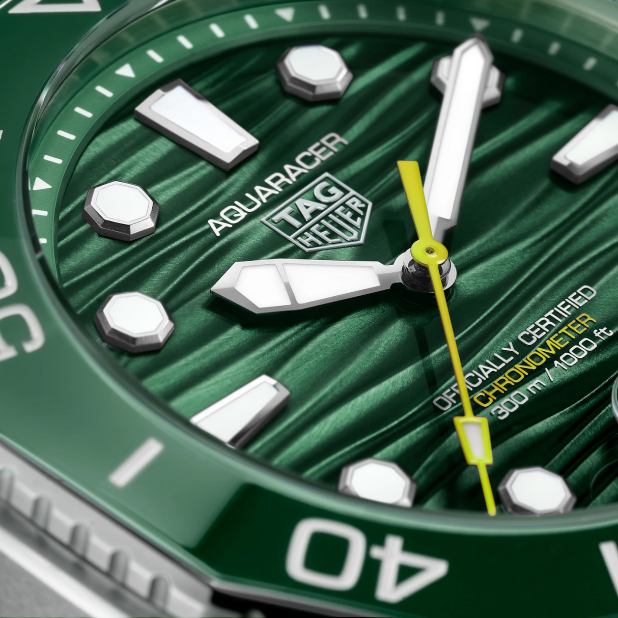 TAG Heuer Aquaracer Professional 300 Date