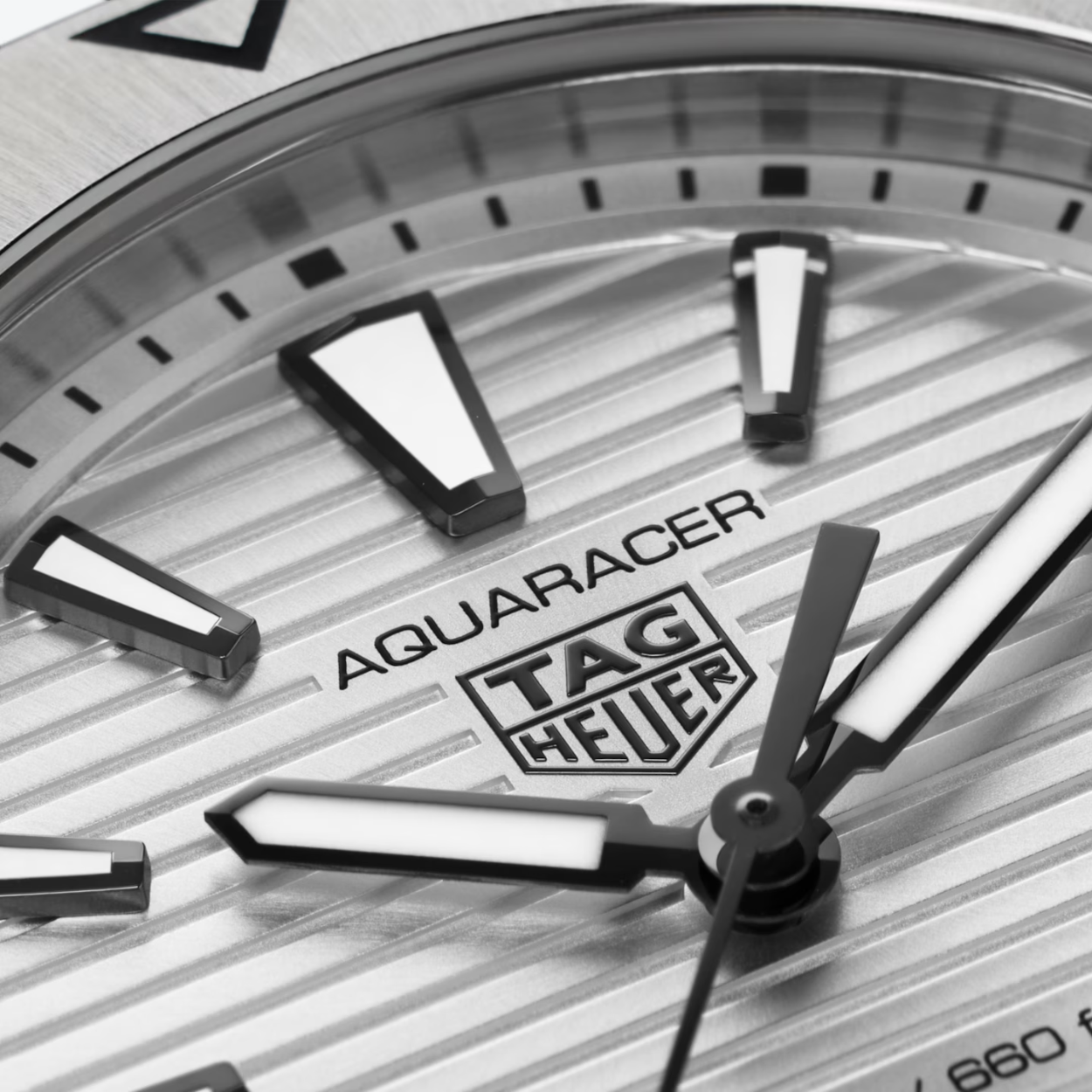 TAG Heuer Aquaracer Professional 200 Chronograph