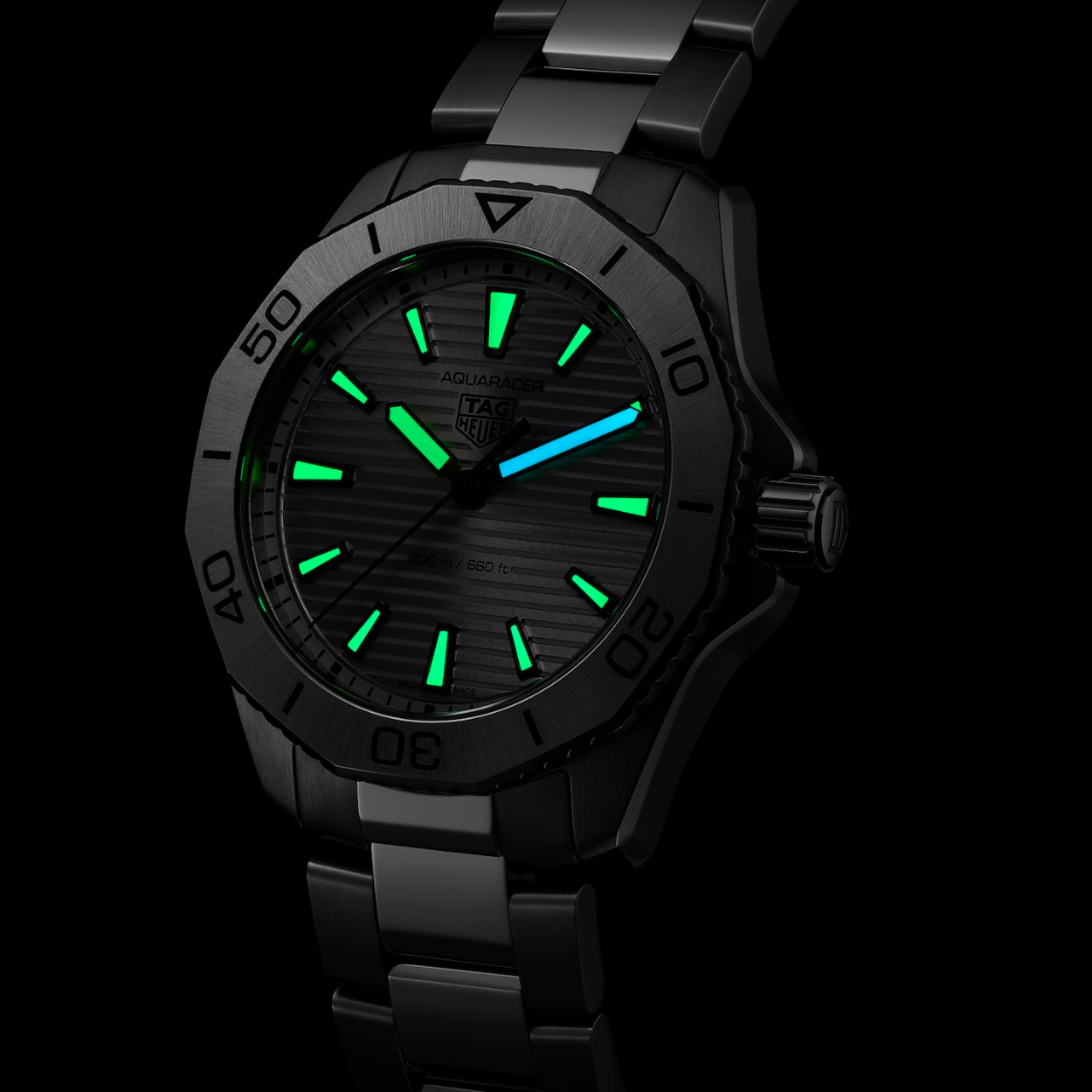 TAG Heuer Aquaracer Professional 200 Chronograph