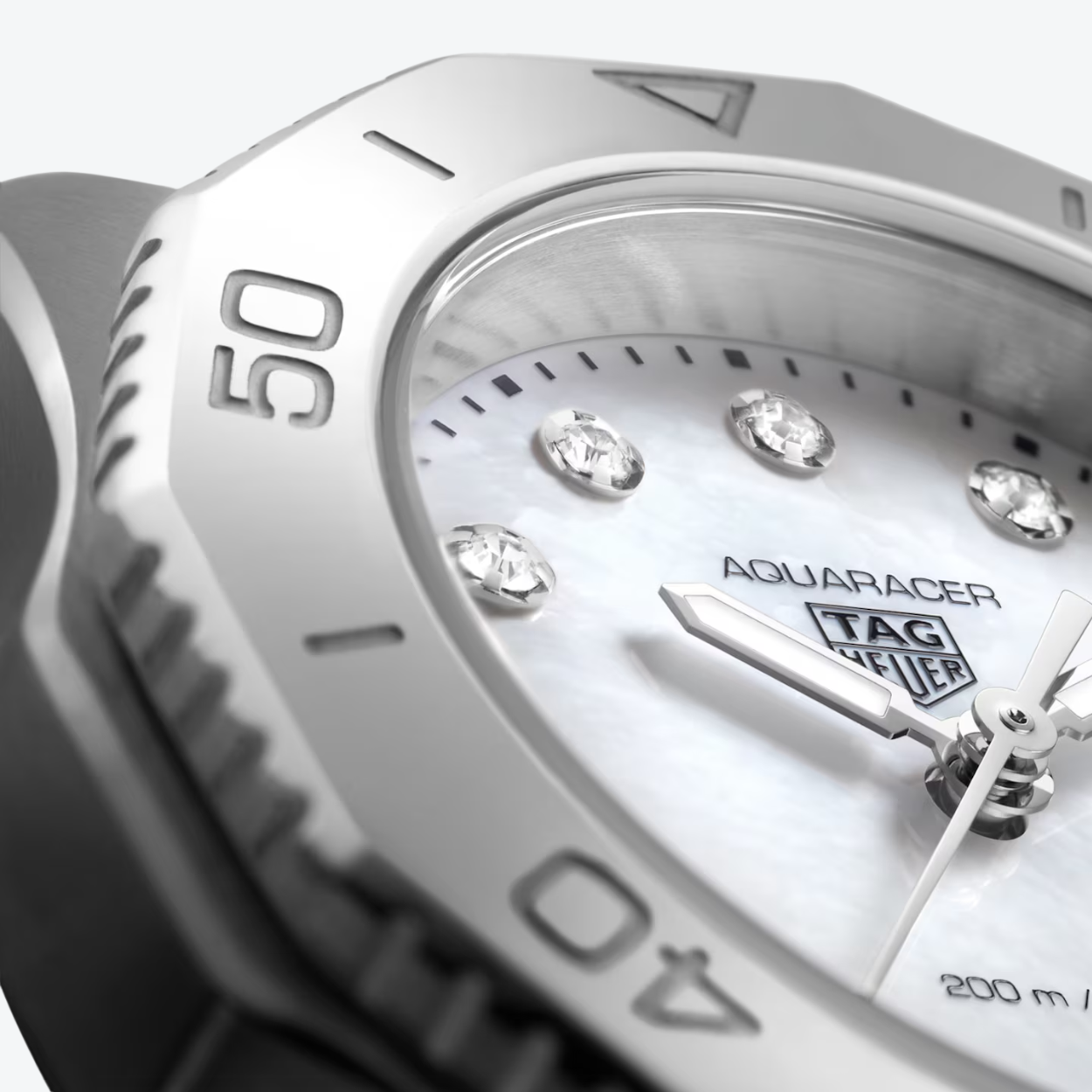 TAG Heuer Aquaracer Professional 200 – 30mm