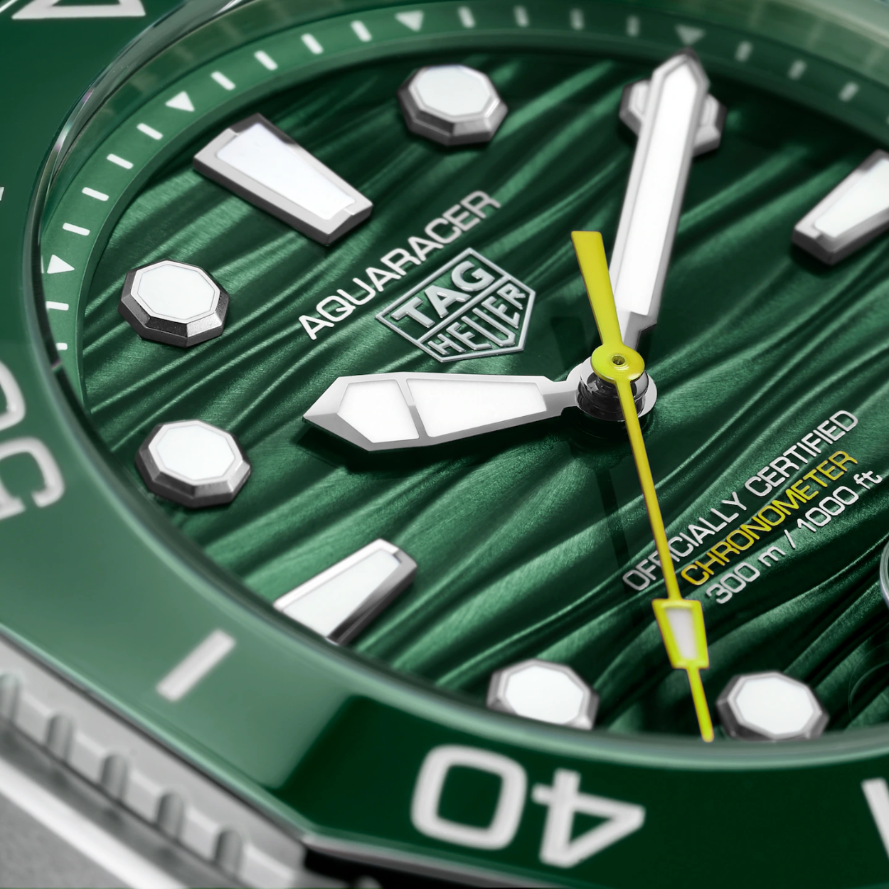 TAG Heuer Aquaracer Professional 300 Date